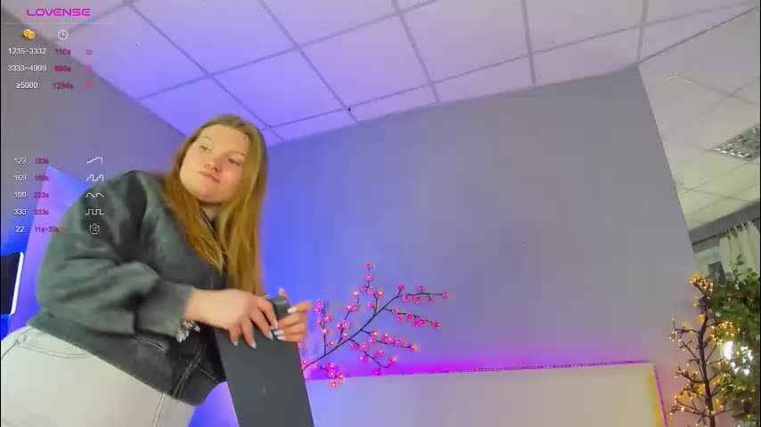 ashleyjonse Adult Chat April 14, 2026