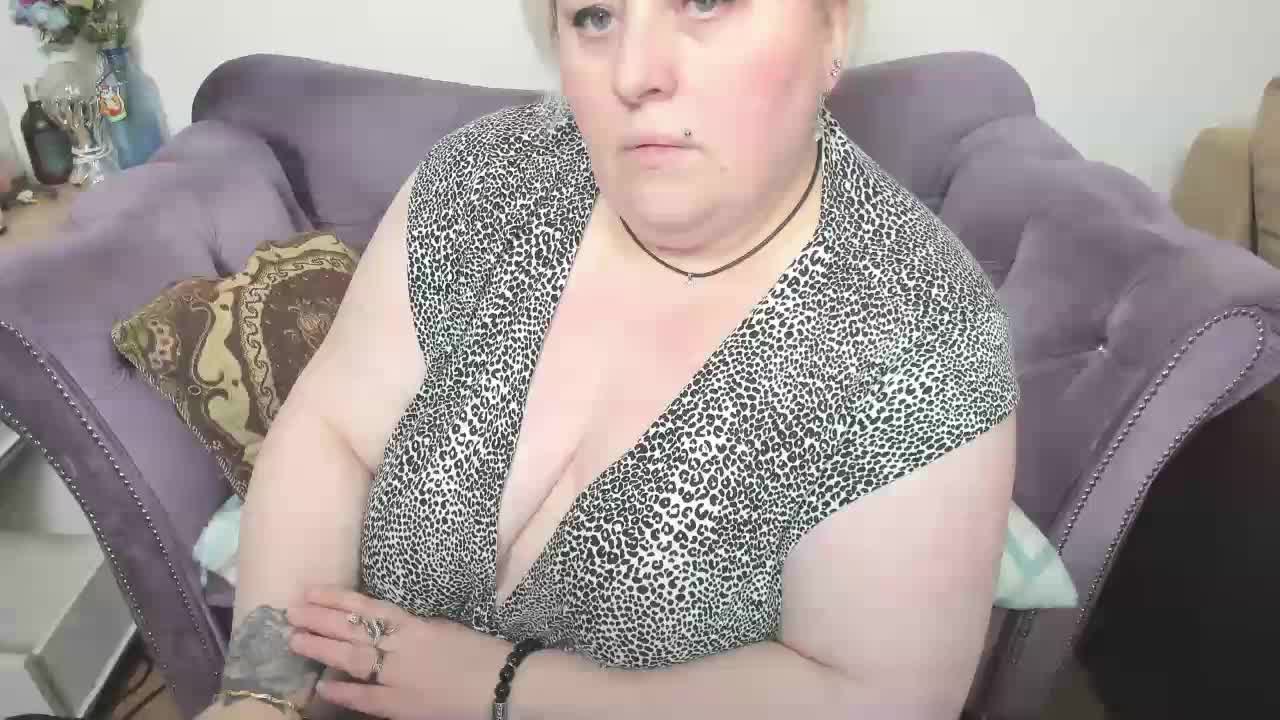 fashiona Adult Chat April 14, 2026