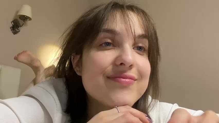 saphirree Adult Chat April 14, 2026