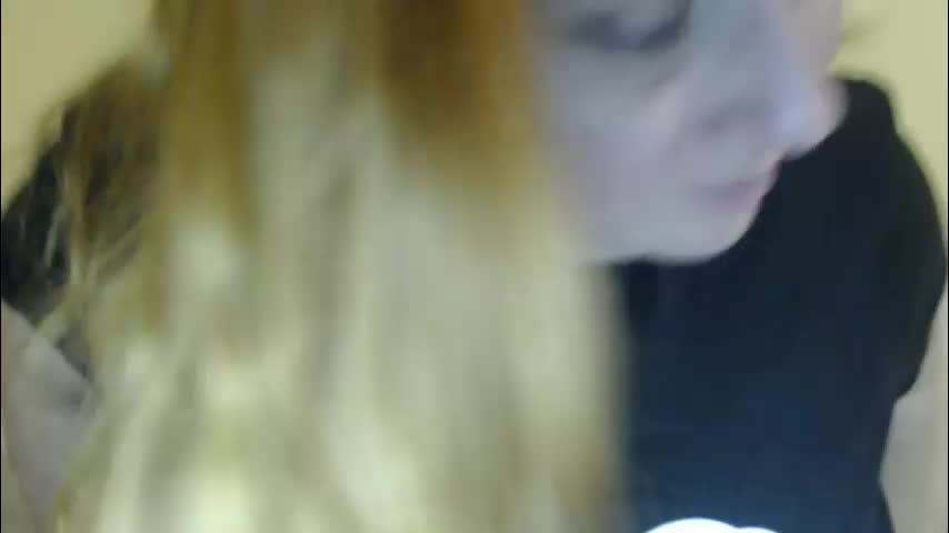 zara_red Adult Chat April 14, 2026