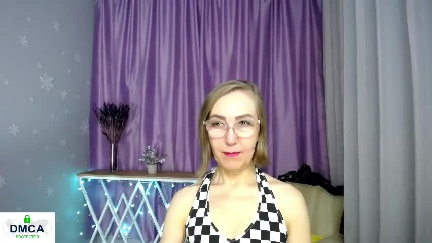 queen_a_n_i Adult Chat April 14, 2026