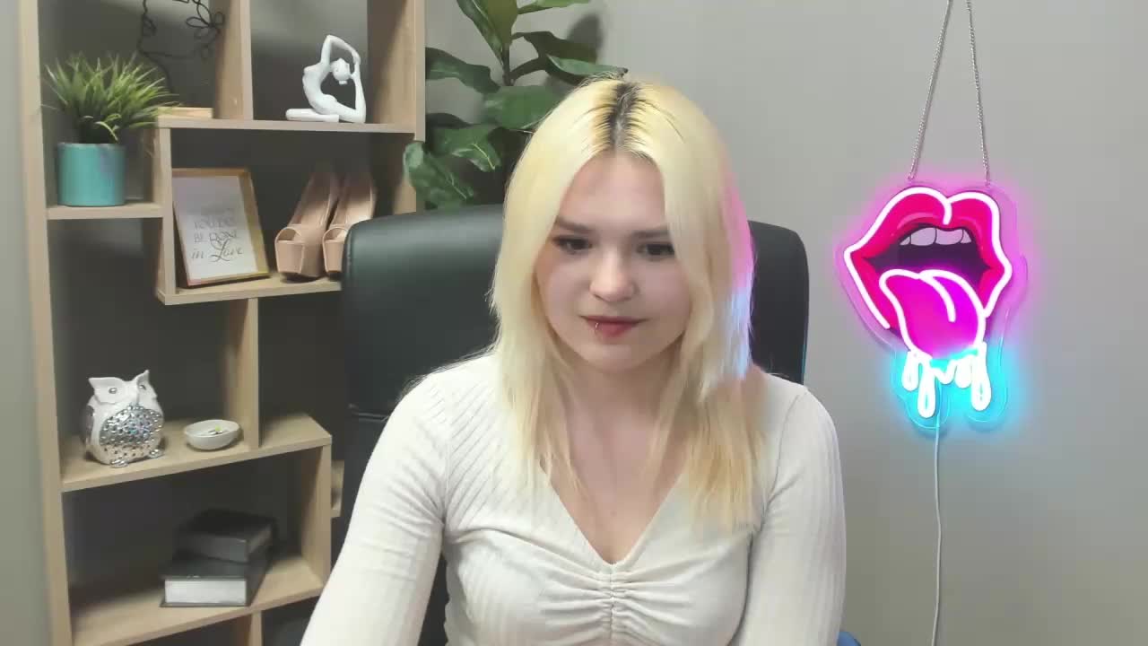 SweetLilyxo Adult Chat April 14, 2026