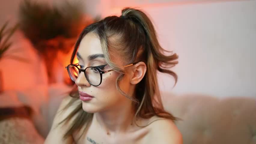 aileenaxa Adult Chat April 14, 2026