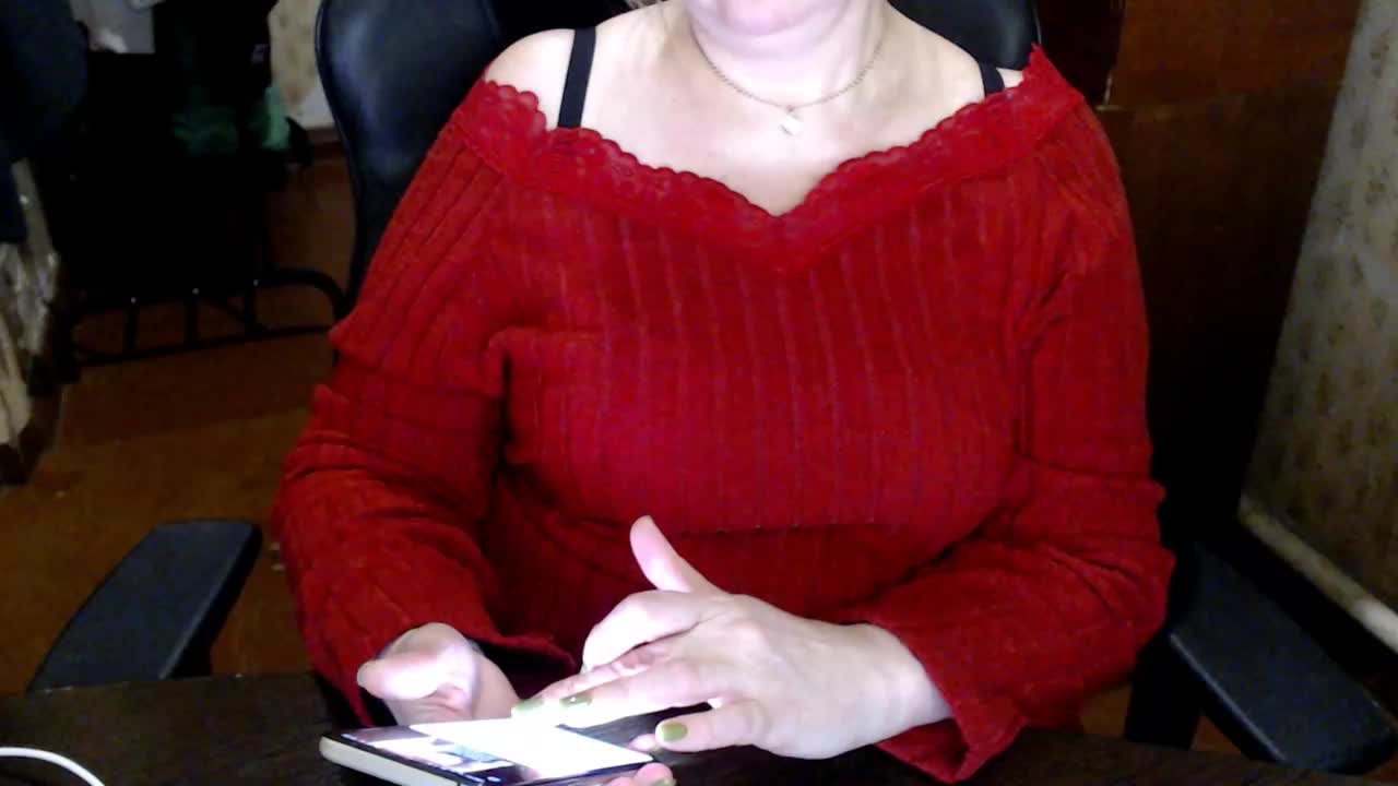Alisa1917 Adult Chat April 15, 2026