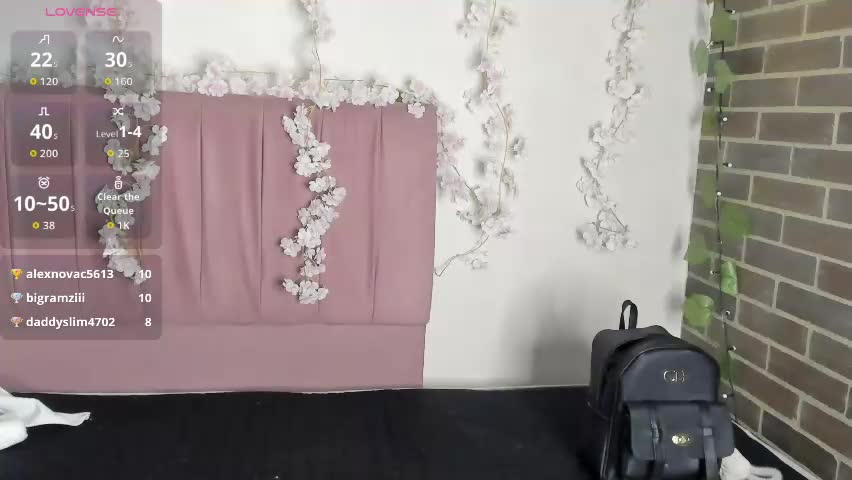 megan_gg Adult Chat April 15, 2026