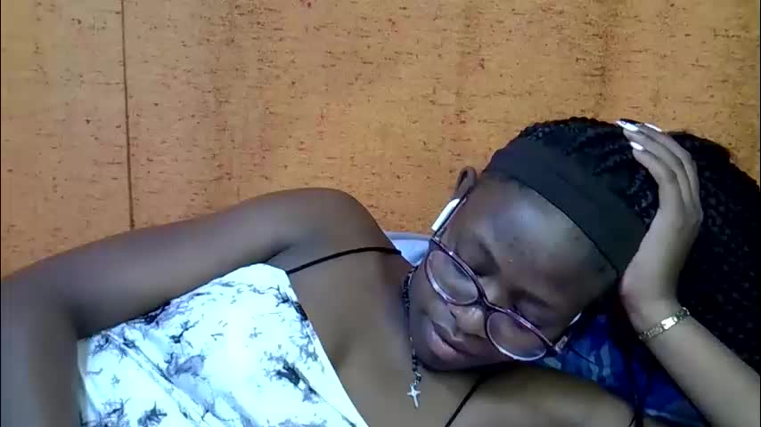 sweet_zarah Adult Chat April 15, 2026