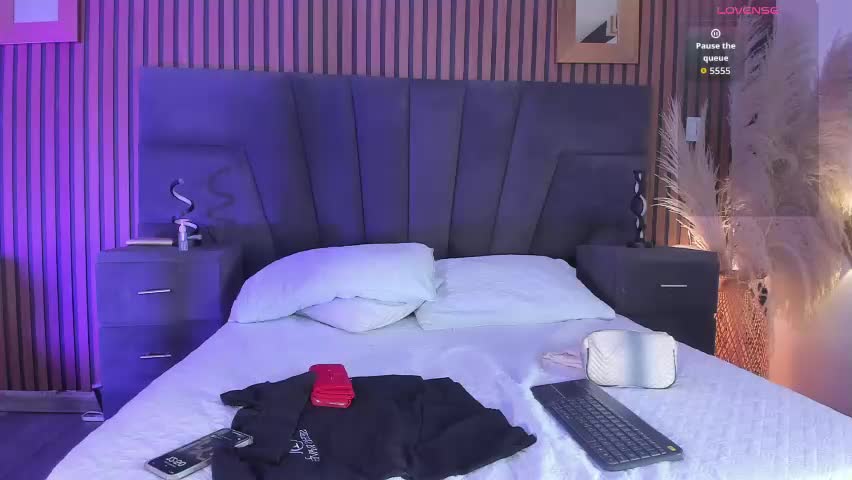 carolinefyre Adult Chat April 14, 2026