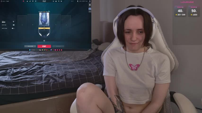 Luna_Loveee Adult Chat April 15, 2026