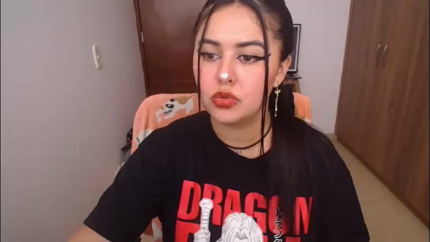 sub_nezuko_69 Adult Chat April 15, 2026