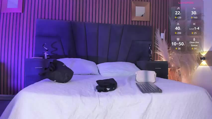 carolinefyre Adult Chat April 15, 2026
