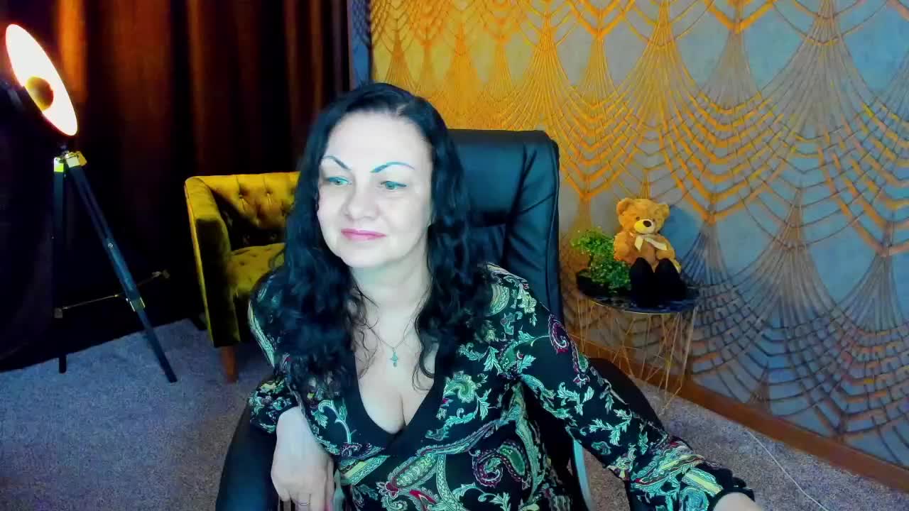 IrissMoon Adult Chat April 14, 2026