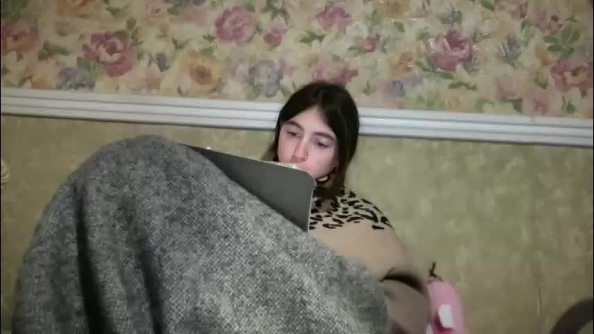 aphr0dite22 Adult Chat April 14, 2026