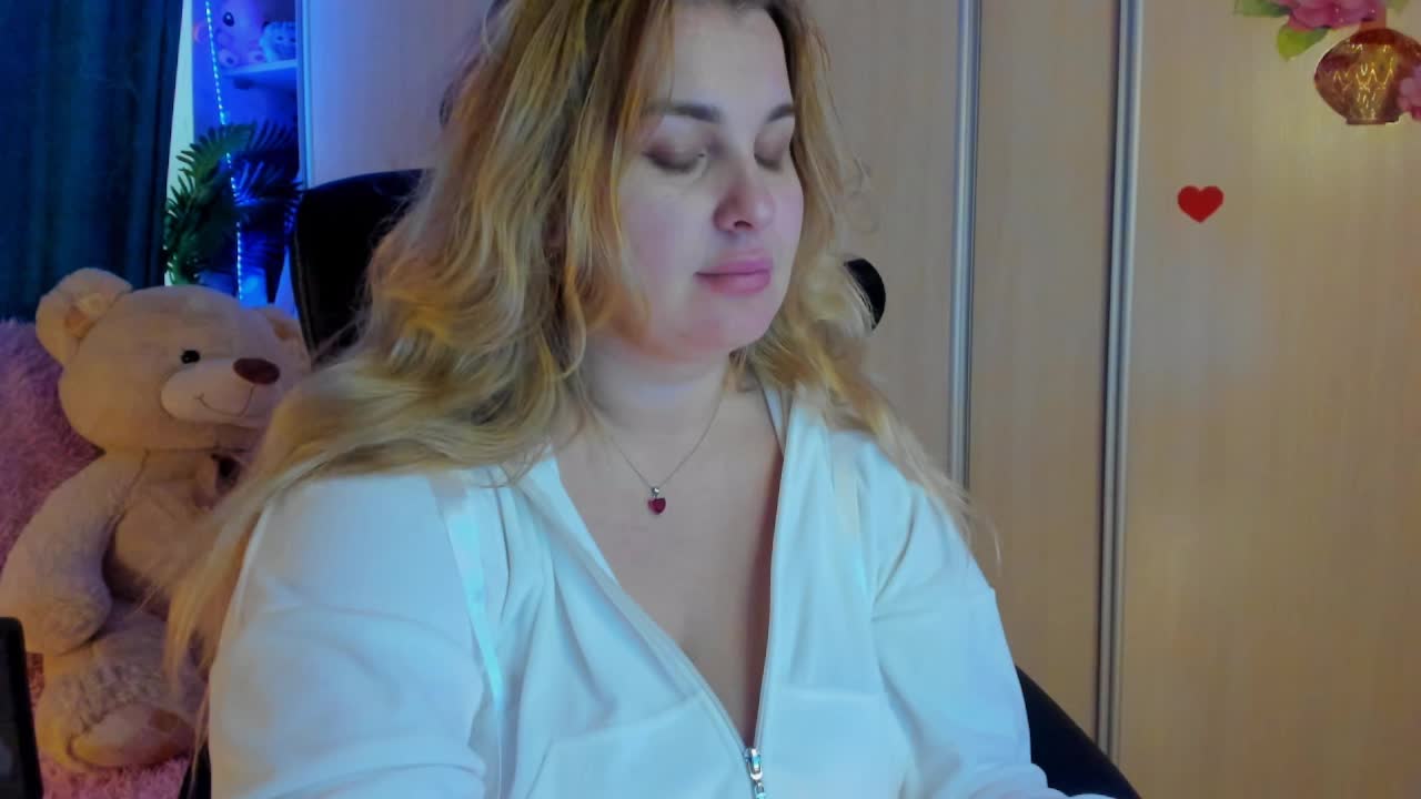 SallyNex4u Adult Chat April 14, 2026