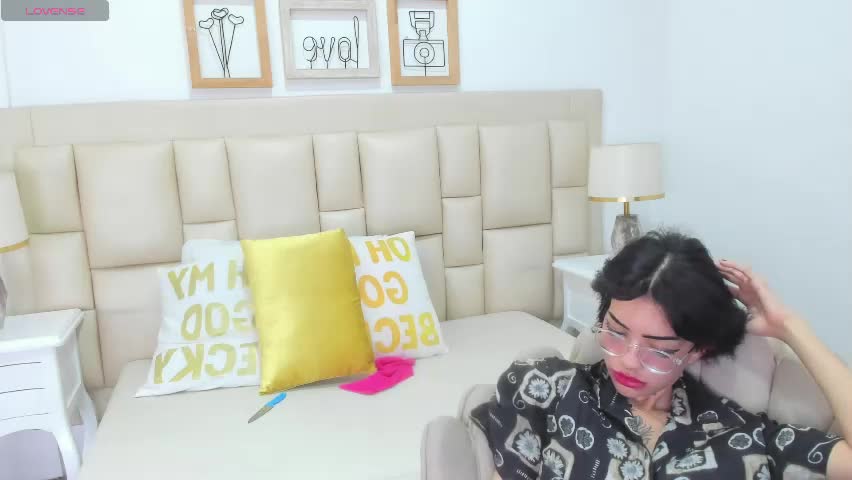 jinx_blue_ Adult Chat April 15, 2026