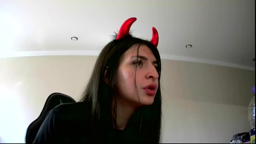 melena_caramel Adult Chat April 15, 2026