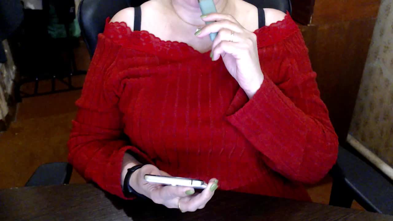 Alisa1917 Adult Chat April 14, 2026