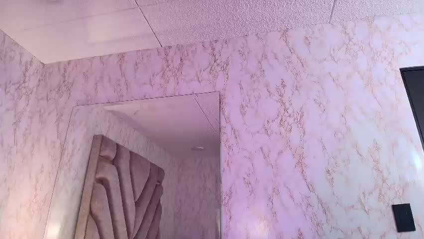 elodie_rouge Adult Chat April 15, 2026