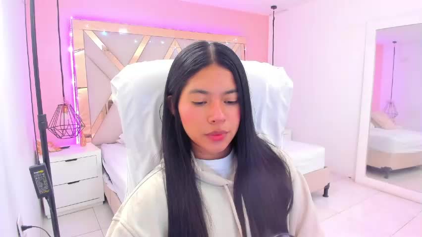 samantaa_shy Adult Chat April 15, 2026