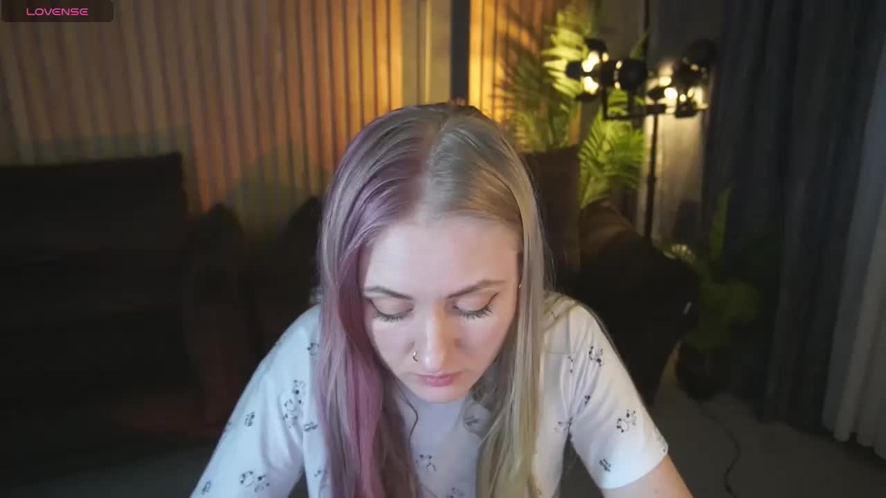 DramaQuenns Adult Chat April 15, 2026