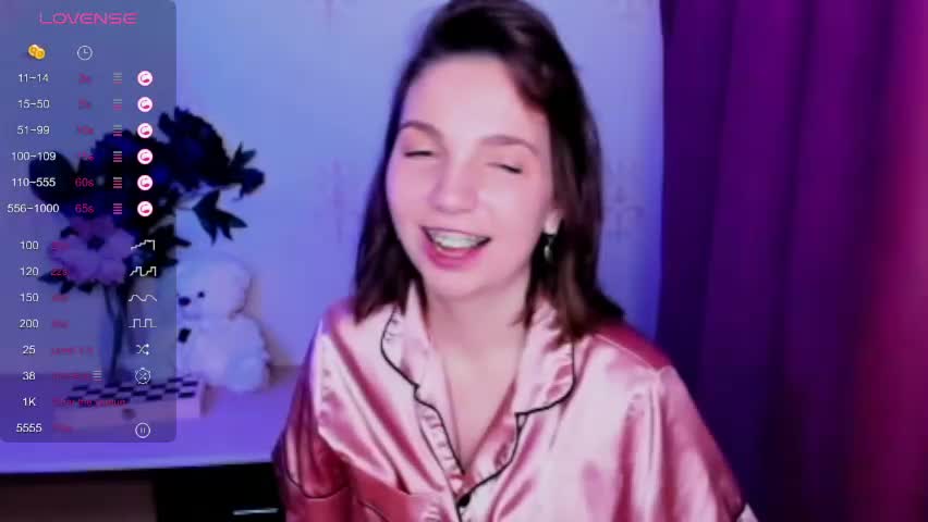 kindhazelhere_ Adult Chat April 15, 2026