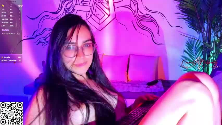 emi_roberts Adult Chat April 15, 2026