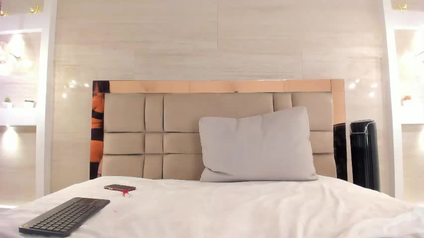 bella_novoa Adult Chat April 15, 2026