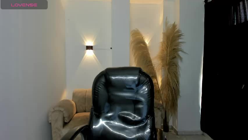 isabella_grace18 Adult Chat April 15, 2026
