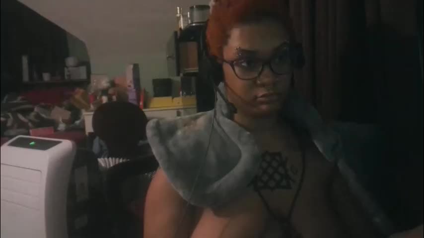 nickythehawtie Adult Chat April 15, 2026
