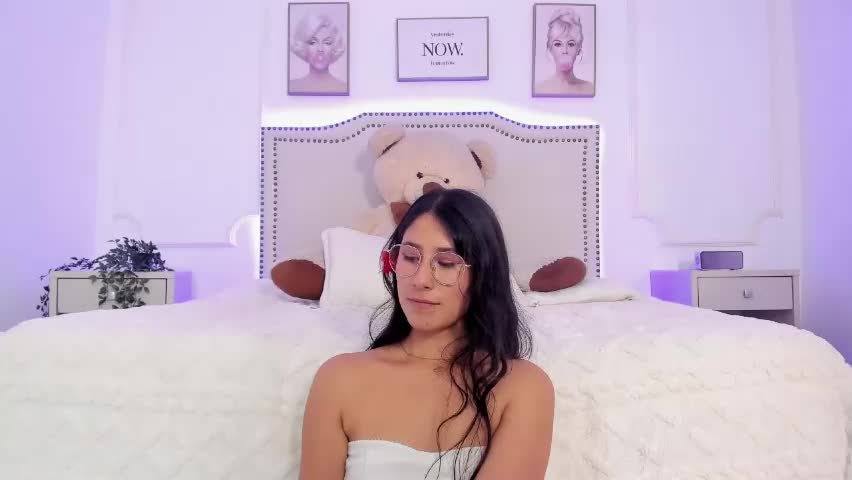 juliee_ross Adult Chat April 15, 2026