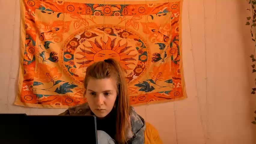 aliceinredsquare_ Adult Chat April 15, 2026