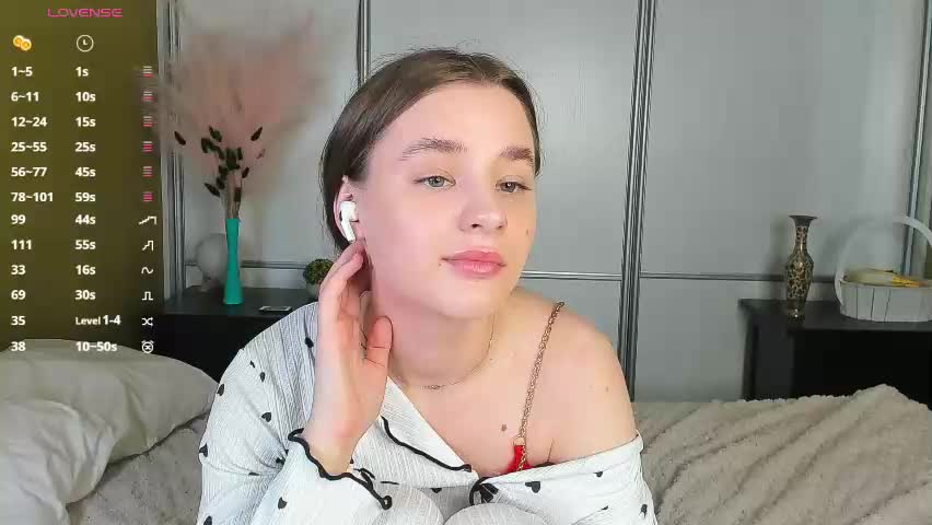meoww_meows Adult Chat April 15, 2026