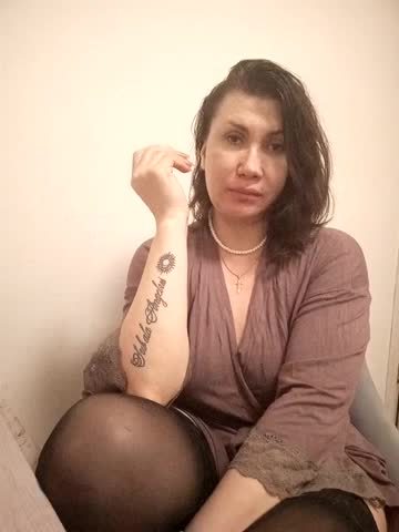 ROXOLANAA_SEXY Adult Chat April 15, 2026
