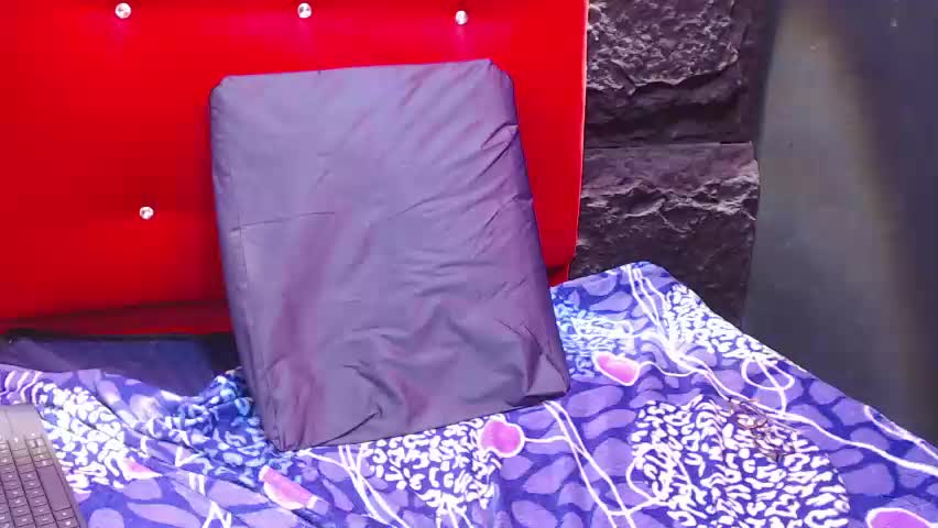 violet_angel13 Adult Chat April 15, 2026