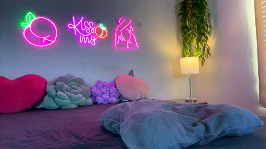 poisonedpeach Adult Chat April 15, 2026