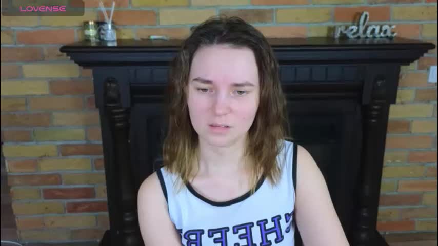 ellie_babyy Adult Chat April 15, 2026