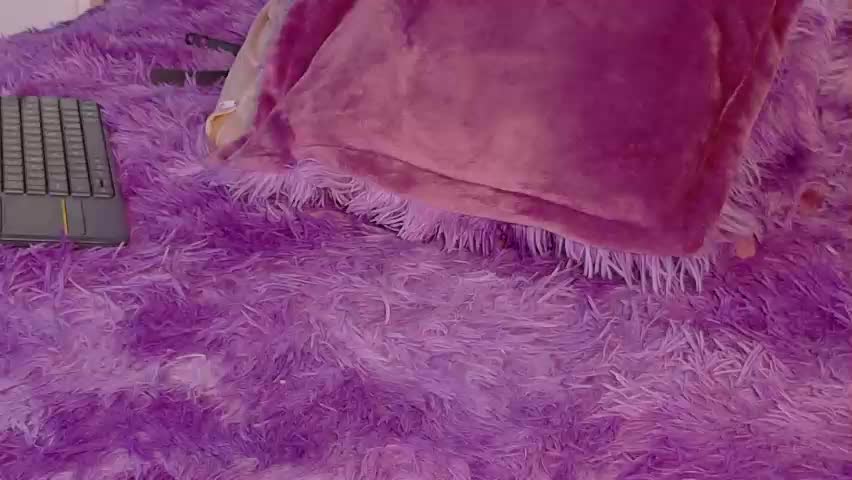 yvi_taylor Adult Chat April 15, 2026