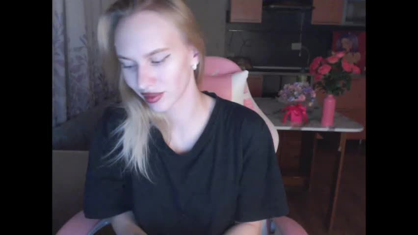 elsa_shine Adult Chat April 15, 2026