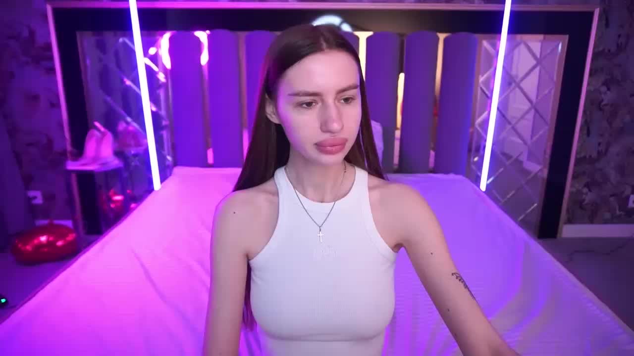 SnowWhiteee Adult Chat April 16, 2026