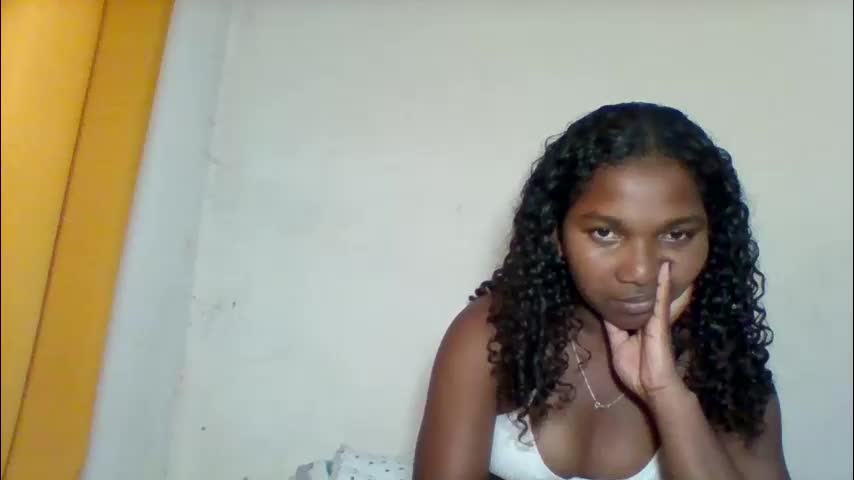 mila_lunah Adult Chat April 15, 2026