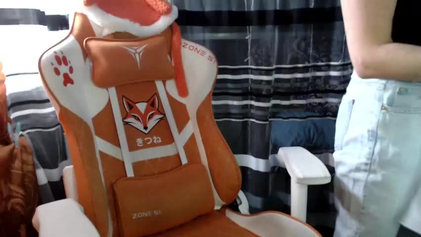 lollifox_1 Adult Chat April 15, 2026