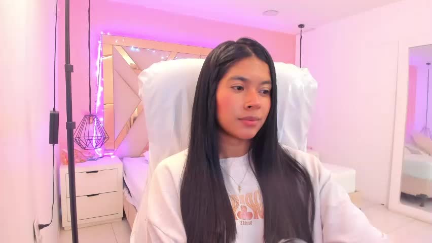 samantaa_shy Adult Chat April 15, 2026