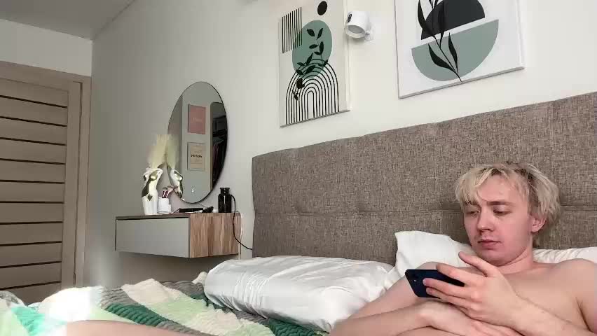 avrora_jessie Adult Chat April 15, 2026