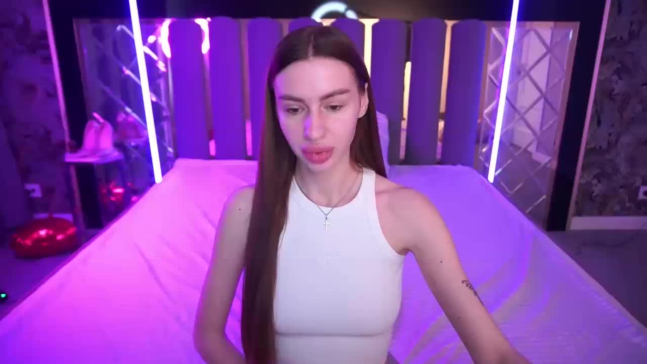 SnowWhiteee Adult Chat April 16, 2026