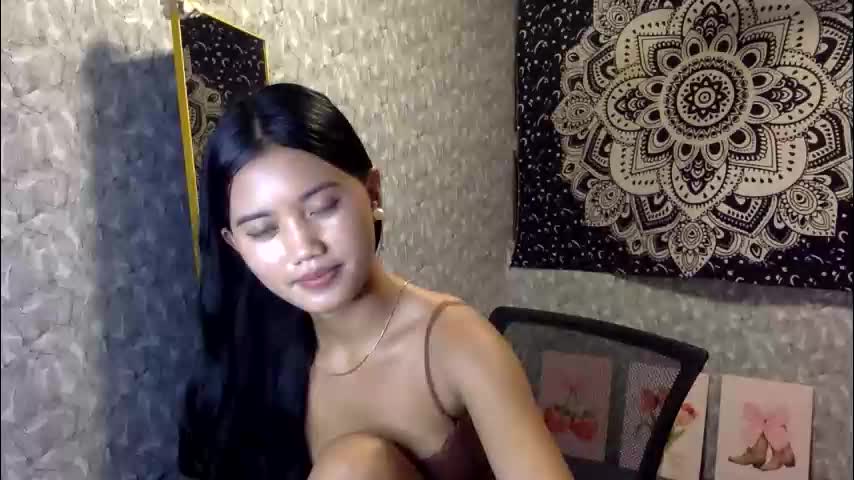 goldentemptress18 Adult Chat April 15, 2026