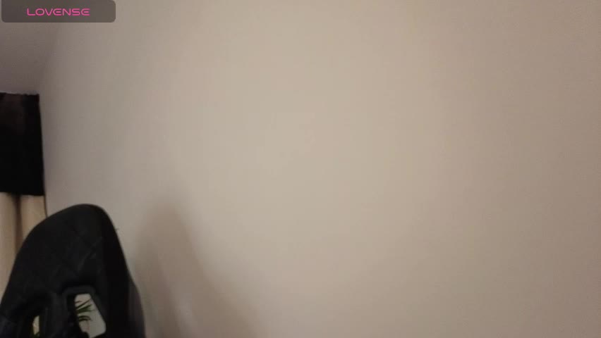 yuziidreams Adult Chat April 15, 2026