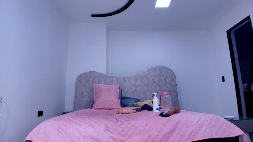 natasha_segura Adult Chat April 15, 2026