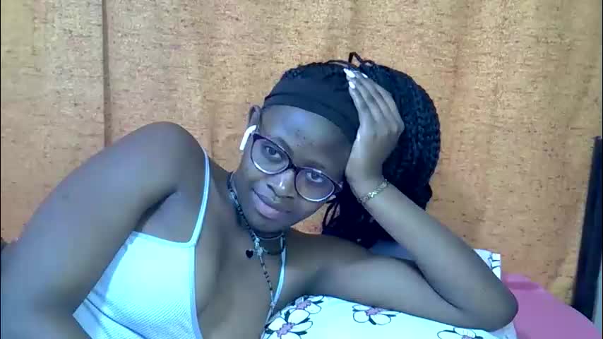 sweet_zarah Adult Chat April 15, 2026