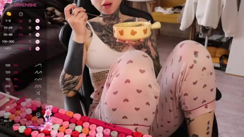 _viv1an_ Adult Chat April 15, 2026