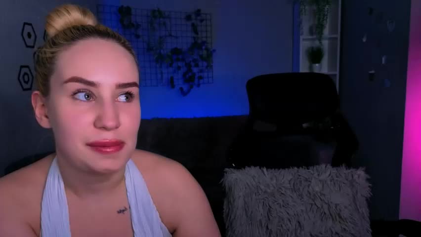riley_sanders Adult Chat April 15, 2026