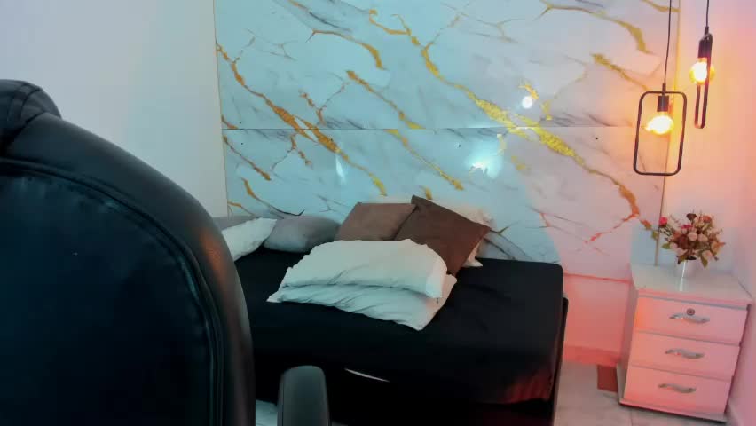 elia_jackson1 Adult Chat April 15, 2026